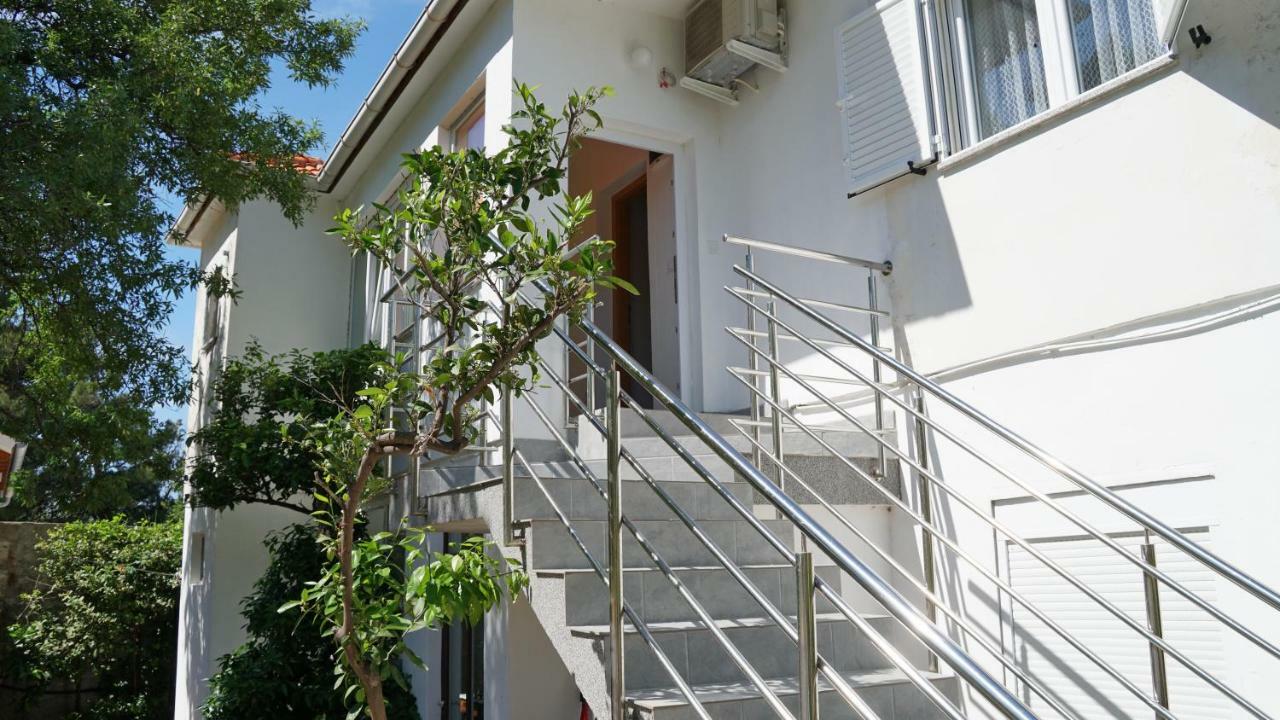 Apartment Ana Винерац Екстериор снимка