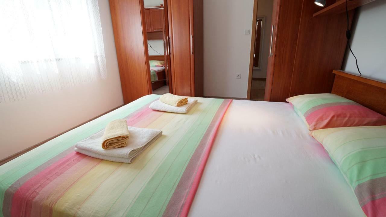 Apartment Ana Винерац Екстериор снимка