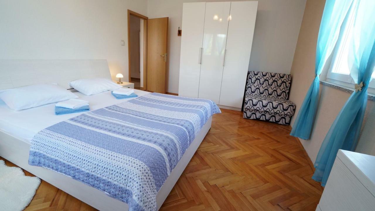 Apartment Ana Винерац Екстериор снимка