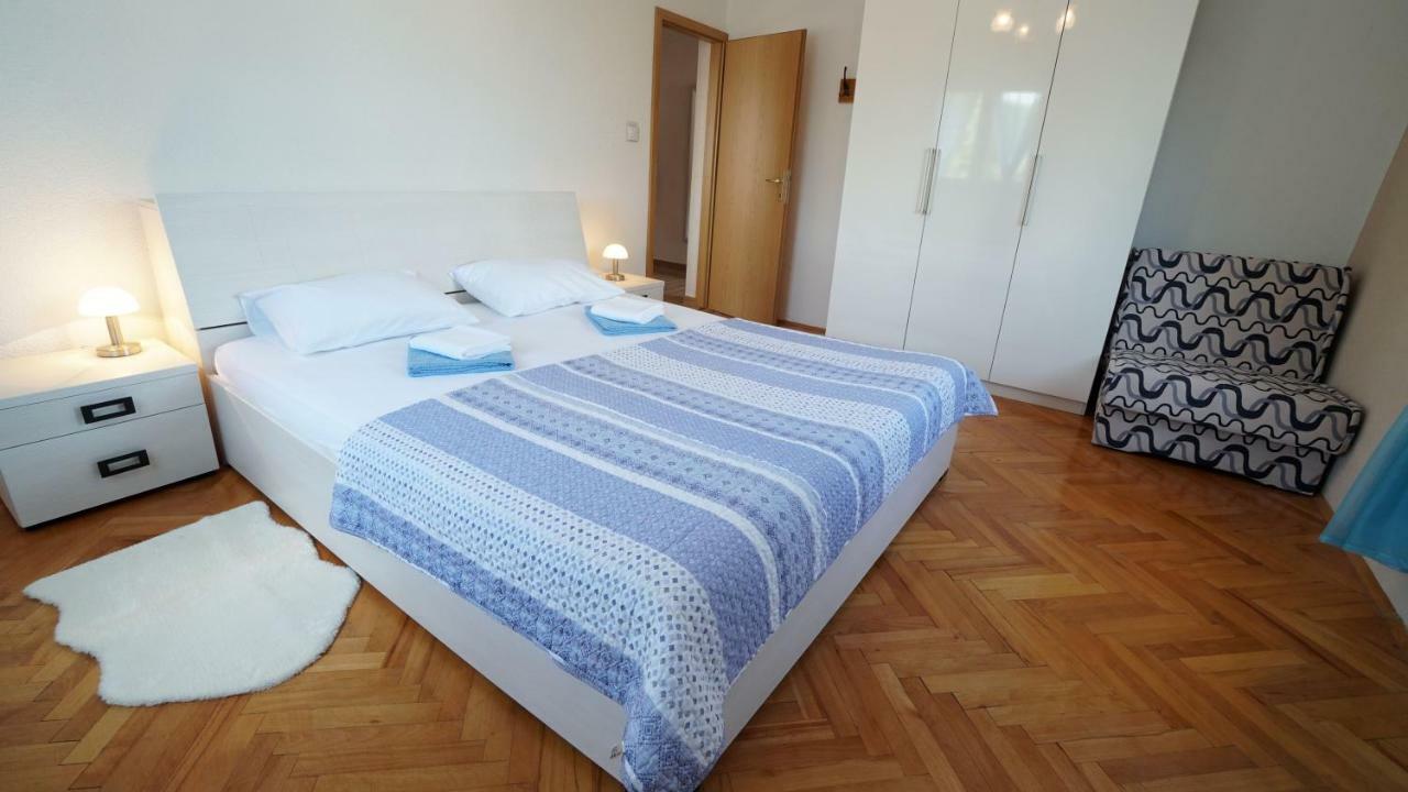Apartment Ana Винерац Екстериор снимка