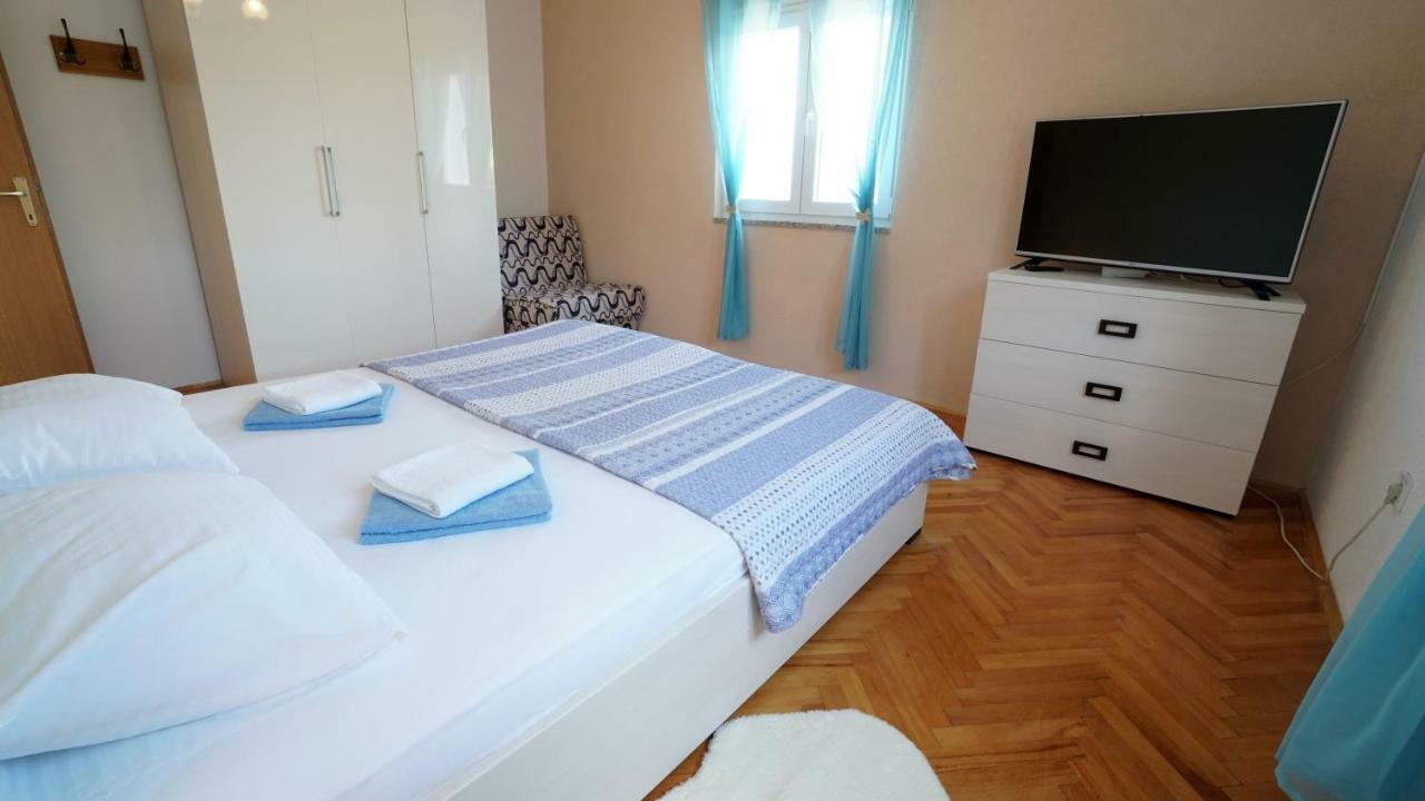 Apartment Ana Винерац Екстериор снимка