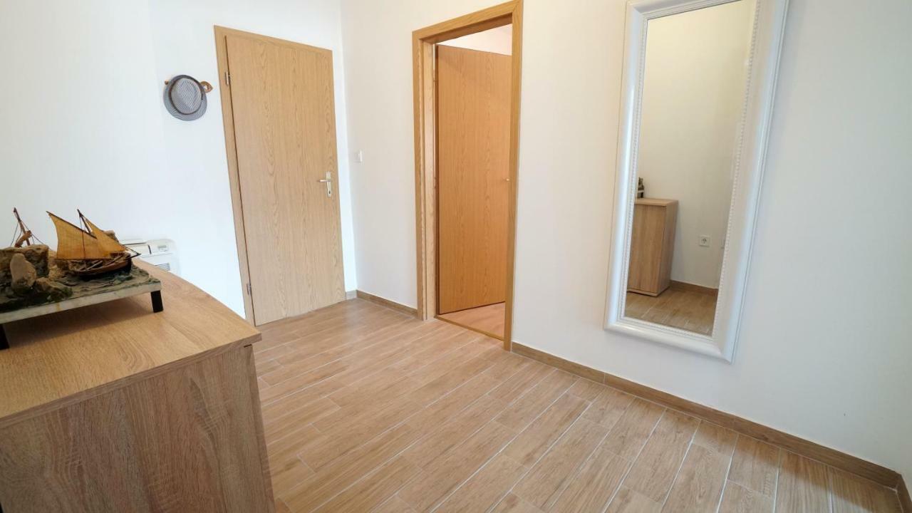 Apartment Ana Винерац Екстериор снимка
