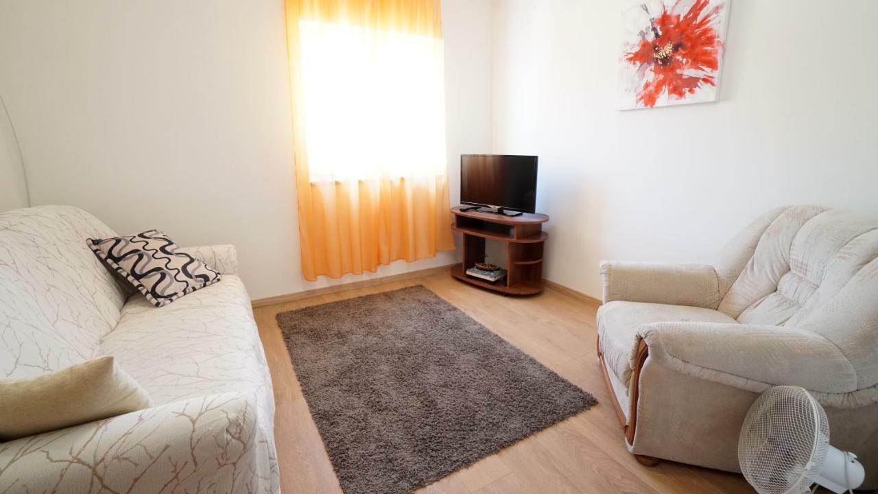 Apartment Ana Винерац Екстериор снимка